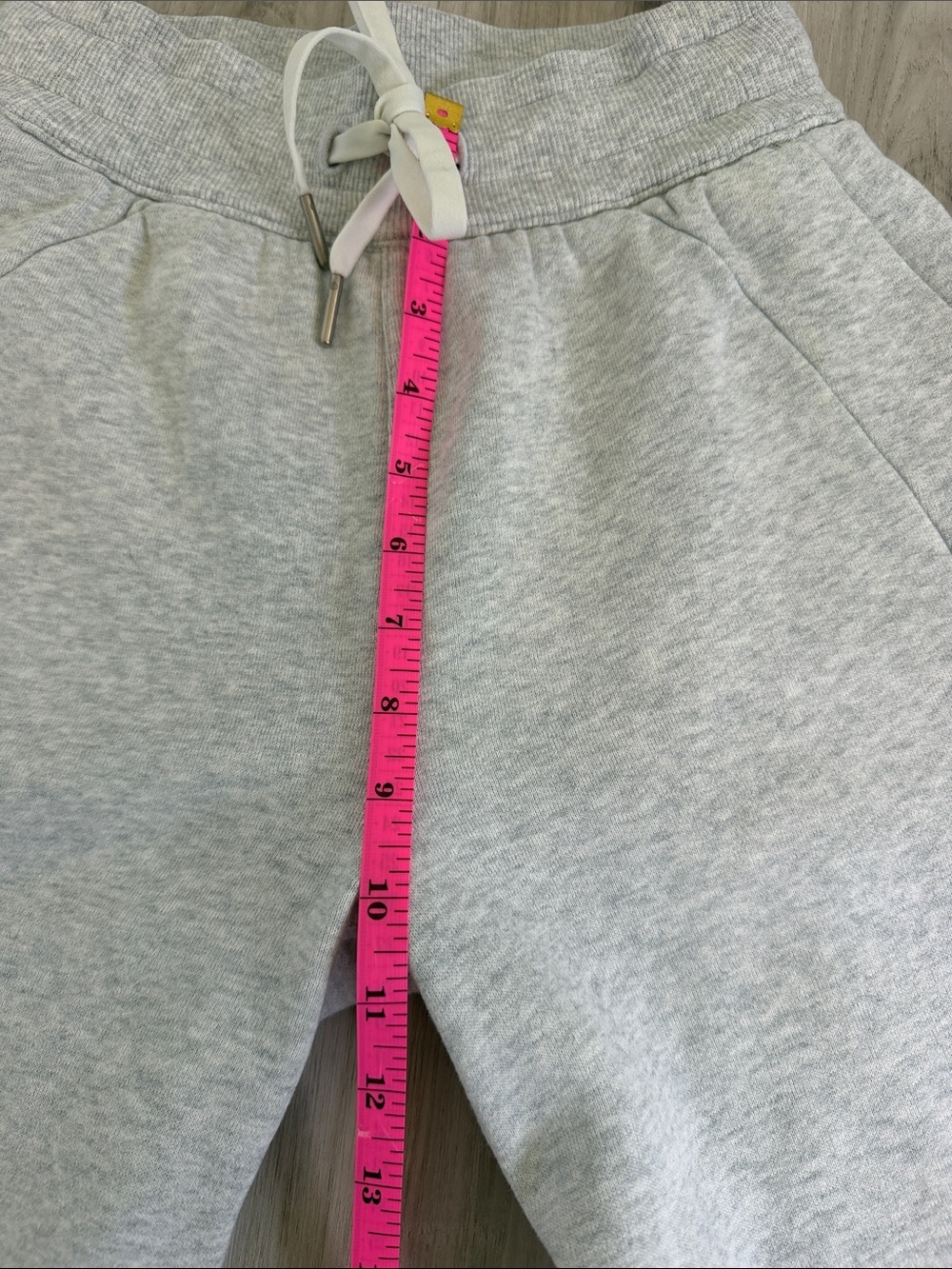Lululemon Women’s Light Gray Joggers size 0
PERFECT CONDITION - Picture 5 of 14